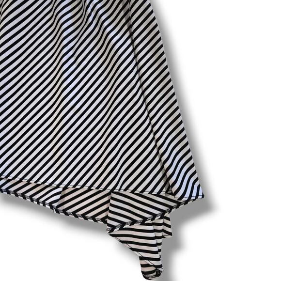 Larry Levine women's black and white pullover asymmetrical skirt - size 8 - Picture 4 of 7